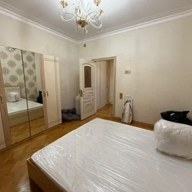 In Baku 110.0 m² apartment is for rent - Image 5