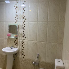 In Baku 150.0 m² apartment is for rent - Image 8