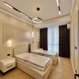 In Baku 140.0 m² apartment is for rent - Image 10