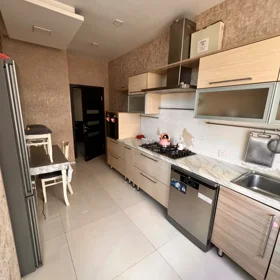 In Baku 100.0 m² apartment is for rent - Image 9