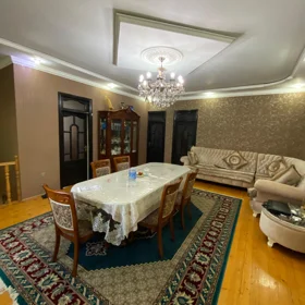 In Baku 200.0 m² house with 7.0 rooms is for sale - Image 6