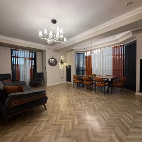 In Baku 140.0 m² apartment is for sale - Image 4