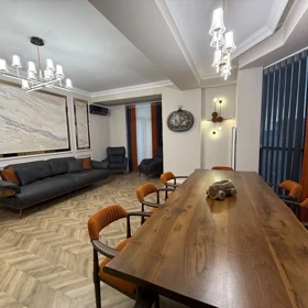 In Baku 140.0 m² apartment is for sale - Image 6