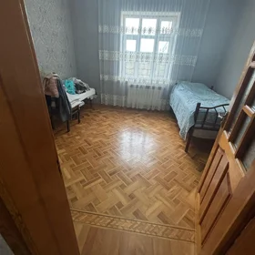 In Khirdalan 130.0 m² house with 3.0 rooms is for sale - Image 5