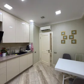 In Baku 116.0 m² apartment is for sale - Image 9