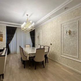 In Baku 193.0 m² apartment is for sale - Image 5