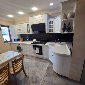 In Baku 120.0 m² apartment is for sale - Image 3