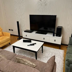 In Baku 200.0 m² apartment is for sale - Image 6
