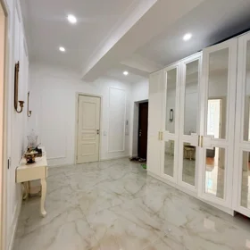 In Baku 76.0 m² apartment is for sale - Image 2