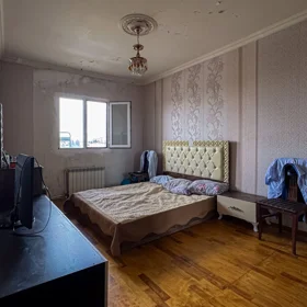 In Baku 100.0 m² apartment is for sale - Image 9