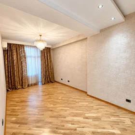In Baku 245.0 m² apartment is for sale - Image 6