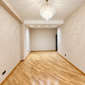In Baku 245.0 m² apartment is for sale - Image 8