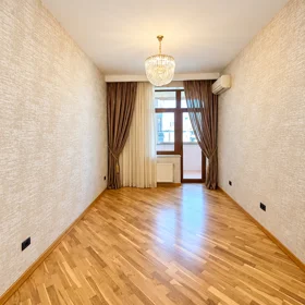 In Baku 245.0 m² apartment is for sale - Image 9