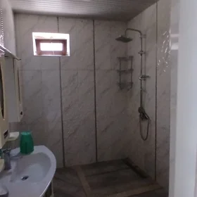 In nan 125.0 m² house with 4.0 rooms is for rent - Image 2