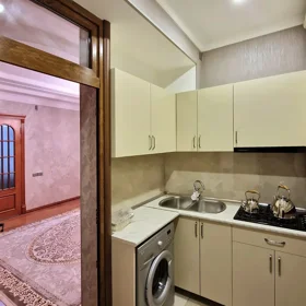 In Baku 80.0 m² apartment is for rent - Image 5