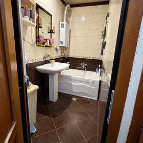 In Baku 80.0 m² apartment is for sale - Image 8
