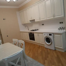 In Baku 140.0 m² apartment is for sale - Image 4