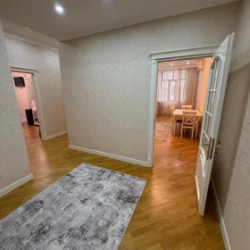 In Baku 140.0 m² apartment is for sale - Image 8