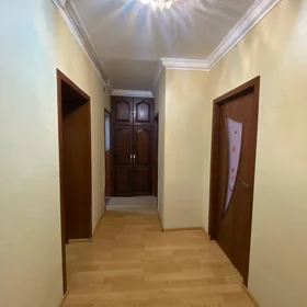 In Baku 70.0 m² apartment is for sale - Image 4