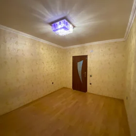 In Baku 70.0 m² apartment is for sale - Image 9