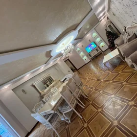 In Baku 230.0 m² apartment is for sale - Image 3