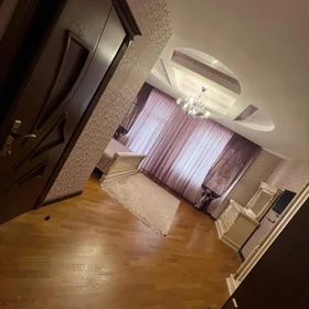 In Baku 230.0 m² apartment is for sale - Image 9
