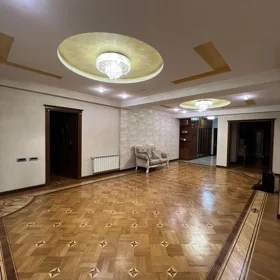 In Baku 230.0 m² apartment is for sale - Image 10