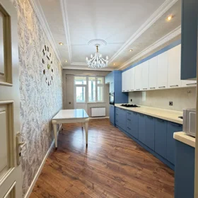 In Baku 130.0 m² apartment is for sale - Image 9