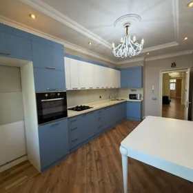 In Baku 130.0 m² apartment is for sale - Image 10