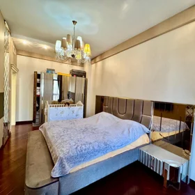 In Səbail rayonu 210.0 m² apartment is for sale - Image 8