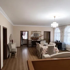 In nan 300.0 m² house with 5.0 rooms is for sale - Image 5