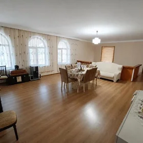 In nan 300.0 m² house with 5.0 rooms is for sale - Image 6