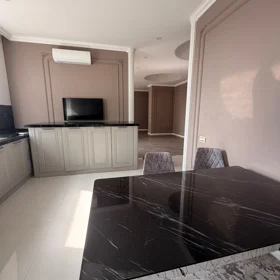 In Baku 345.0 m² apartment is for rent - Image 2