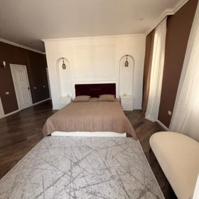 In Baku 345.0 m² apartment is for rent - Image 9