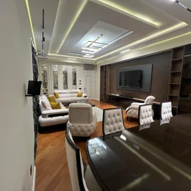 In Baku 190.0 m² apartment is for sale - Image 5