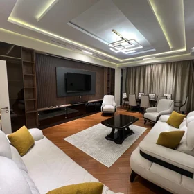 In Baku 190.0 m² apartment is for sale - Image 7