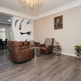 In Baku 170.0 m² apartment is for rent - Image 4