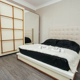 In Baku 170.0 m² apartment is for rent - Image 7