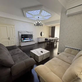 In Baku 150.0 m² apartment is for rent - Image 3