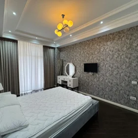 In Baku 150.0 m² apartment is for rent - Image 9