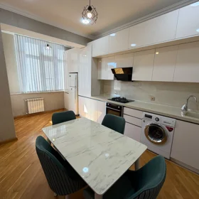 In Baku 100.0 m² apartment is for rent - Image 5