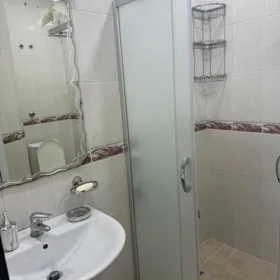 In Səbail rayonu 65.0 m² apartment is for rent - Image 5