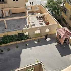 In Baku 210.0 m² apartment is for sale - Image 4