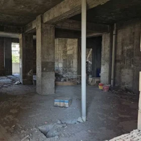 In Baku 210.0 m² apartment is for sale - Image 9