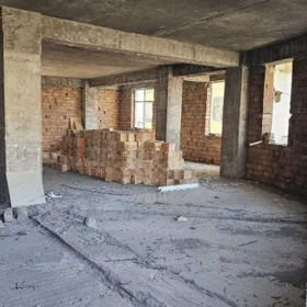 In Baku 210.0 m² apartment is for sale - Image 10