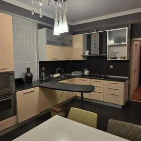 In Baku 240.0 m² apartment is for sale - Image 3