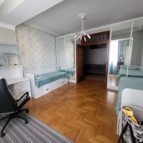 In Baku 170.0 m² apartment is for rent - Image 7