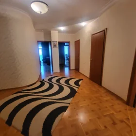 In Baku 170.0 m² apartment is for rent - Image 9