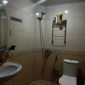 In Baku 70.0 m² apartment is for rent - Image 2