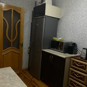 In Baku 70.0 m² apartment is for rent - Image 3
